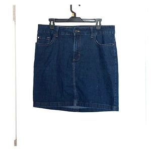 Cute denim mini skirt w/ shorts